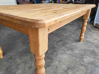 Pine kitchen dining table turned legs seat 6