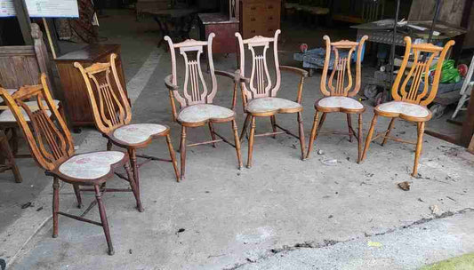 Six antique Lyre back dining chairs heart shaped seats turned legs