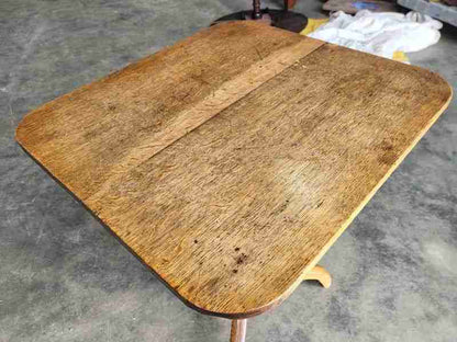 Antique Georgian square tripod occasional side dining table