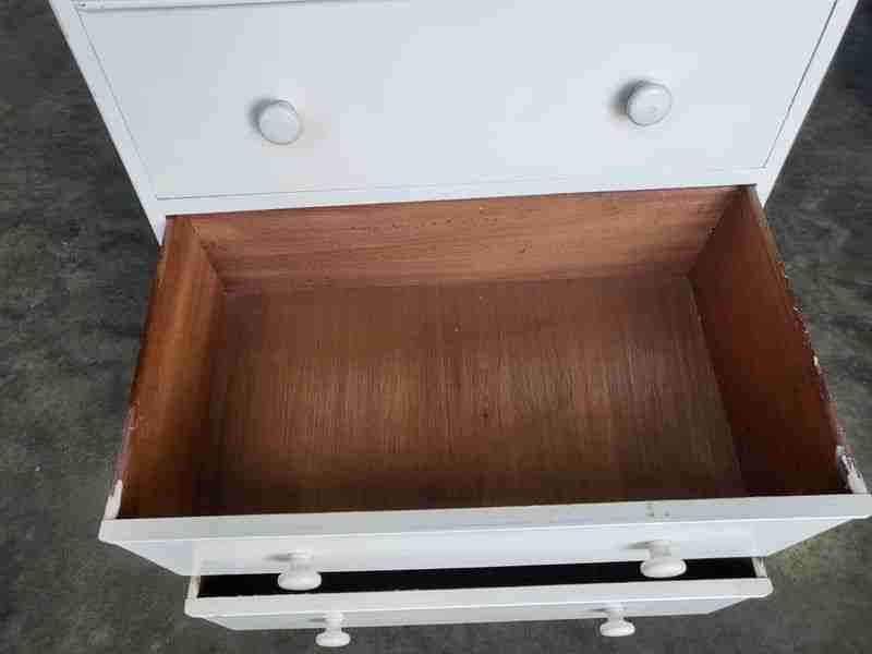 Vintage 20thC small painted white chest of drawers splayed legs 3 drawers
