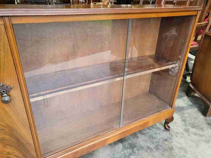 Vintage 20thC 1970's walnut low bookcase cabinet shelves glass doors