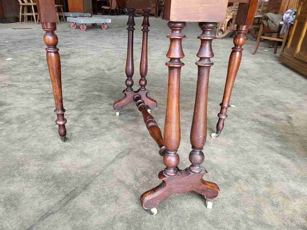 Antique gate leg drop leaf Sutherland dining occasional table seat 4
