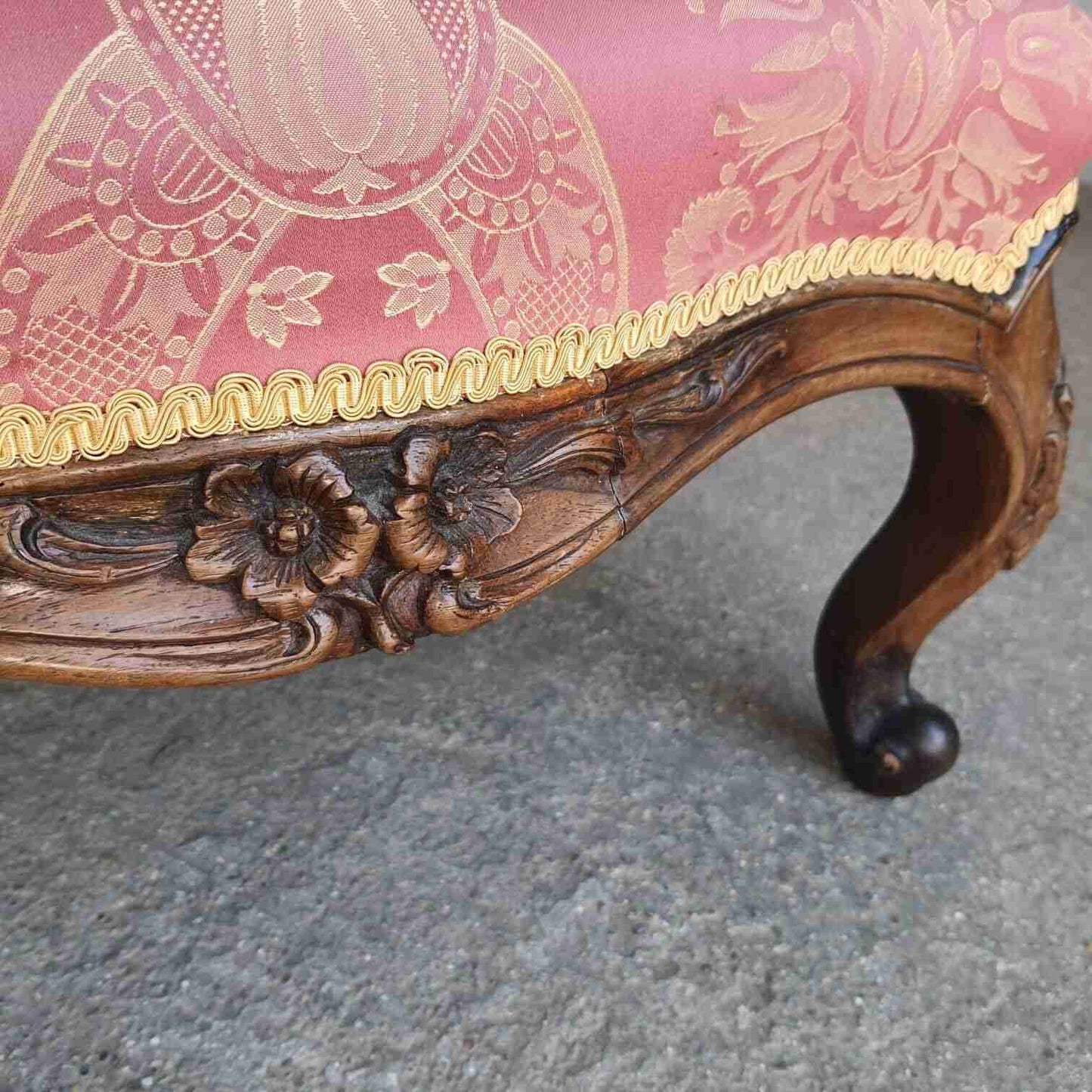 Antique Victorian Carved Walnut Red Fabric Spoon Back Armchair Cabriole Legs