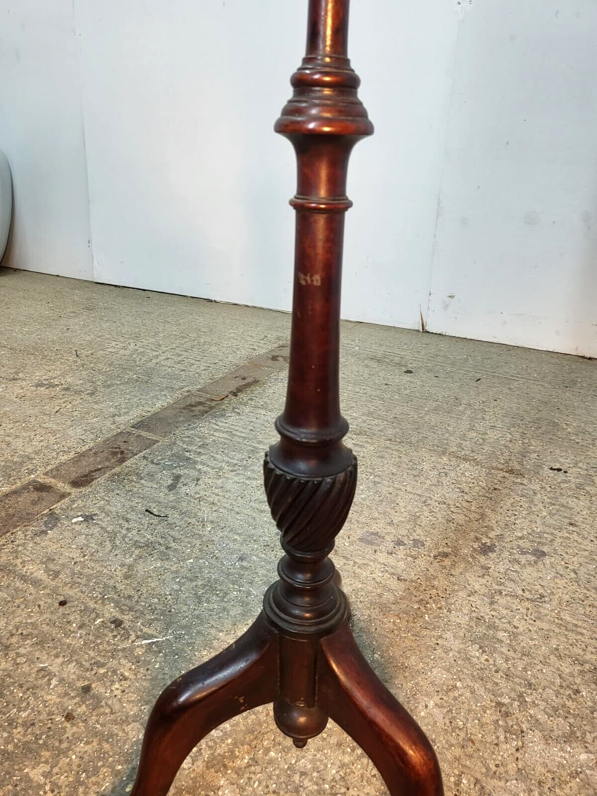 Antique Victorian Mahogany Ladies Round Pole Stand Fire Stand Needlework Woman