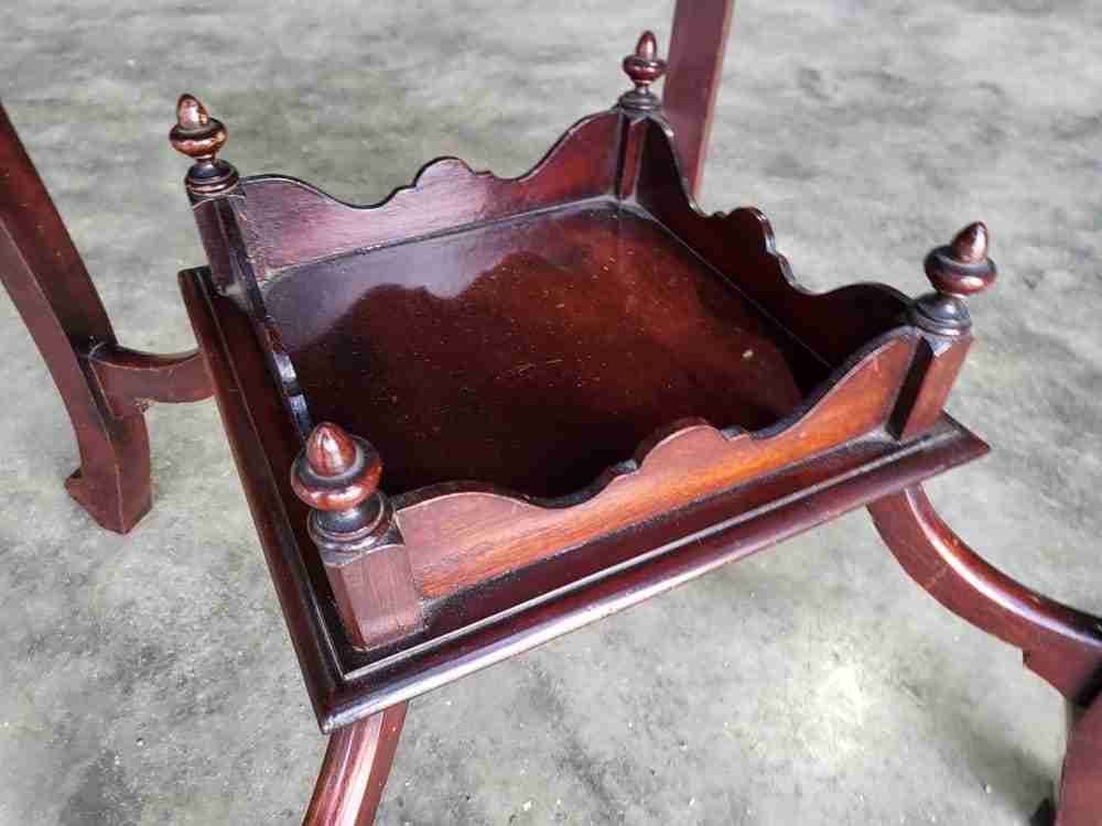 Antique Edwardian mahogany 4 drop leaf curved occasional tea dining card table