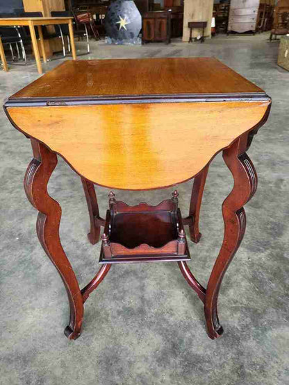 Antique Edwardian mahogany 4 drop leaf curved occasional tea dining card table