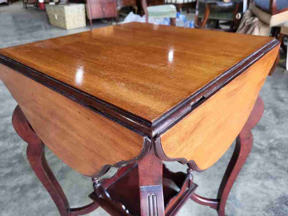 Antique Edwardian mahogany 4 drop leaf curved occasional tea dining card table