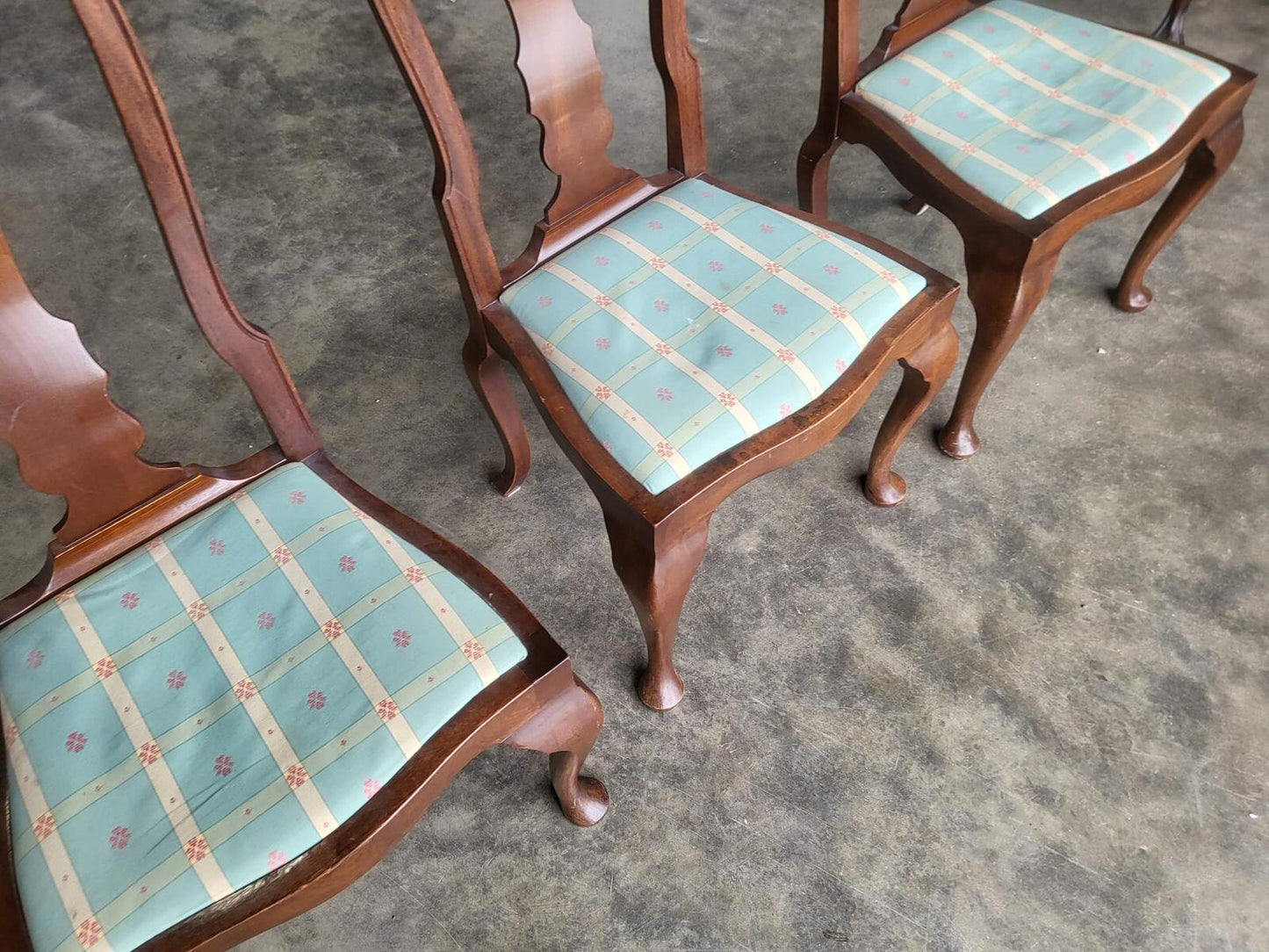 Antique repro 6 Queen Ann style high back dining chairs
