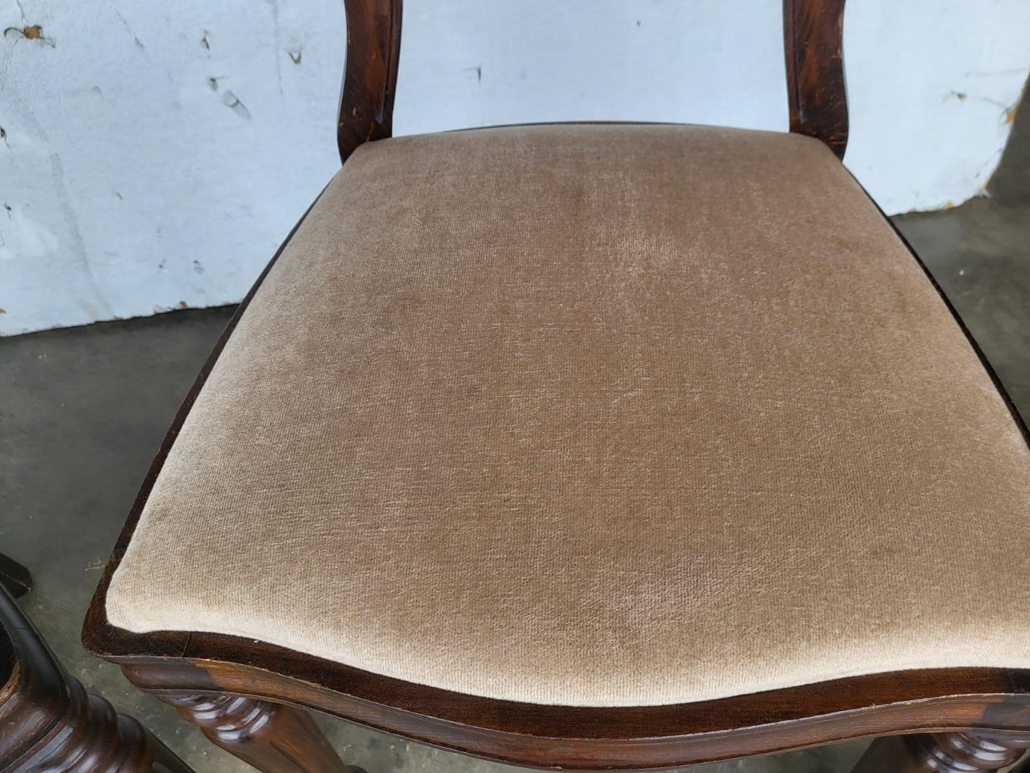 Antique repro 4 balloon back dining chairs cream