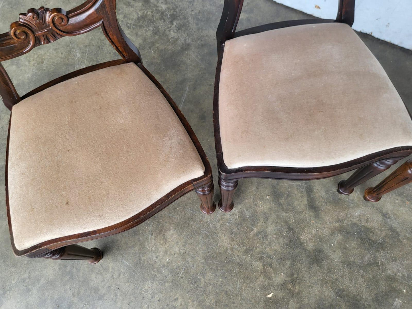 Antique repro 4 balloon back dining chairs cream