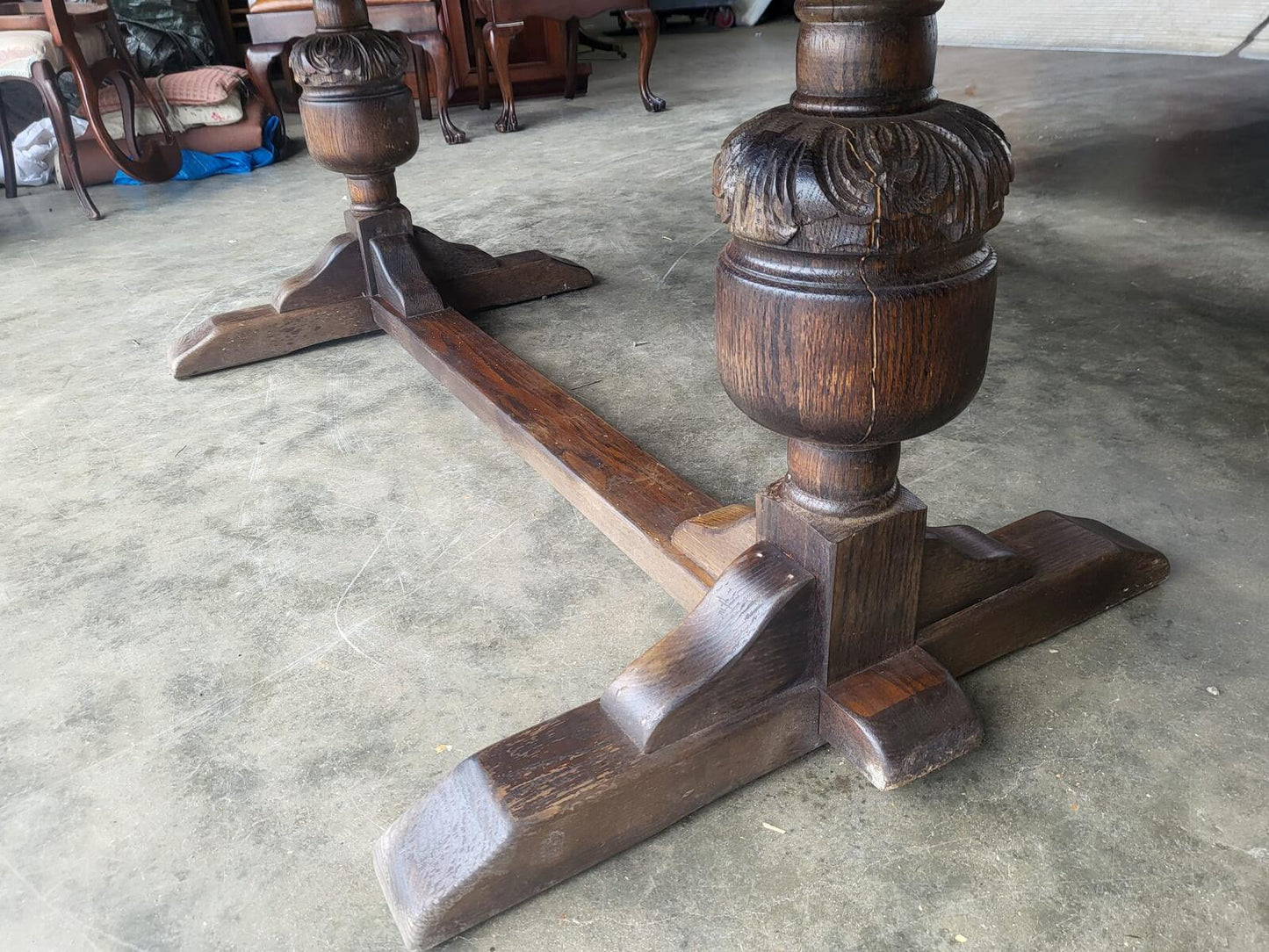 Vintage dark oak large extending pedestal dining table seat 12