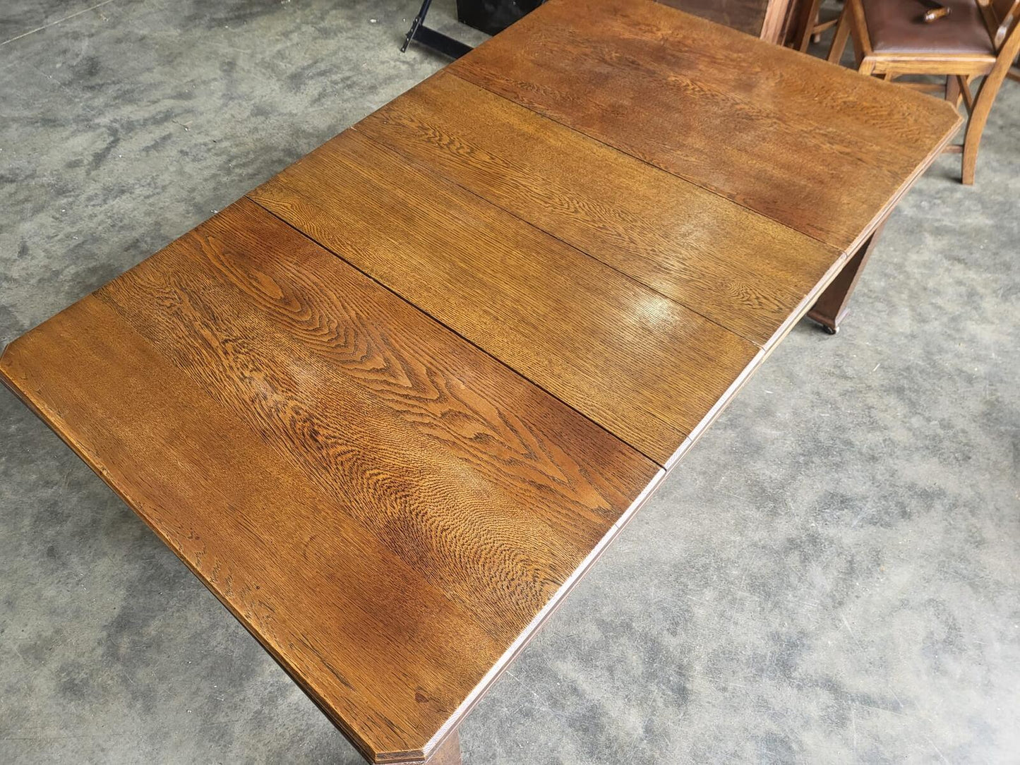 Antique Edwardian oak extending dining table seat 8