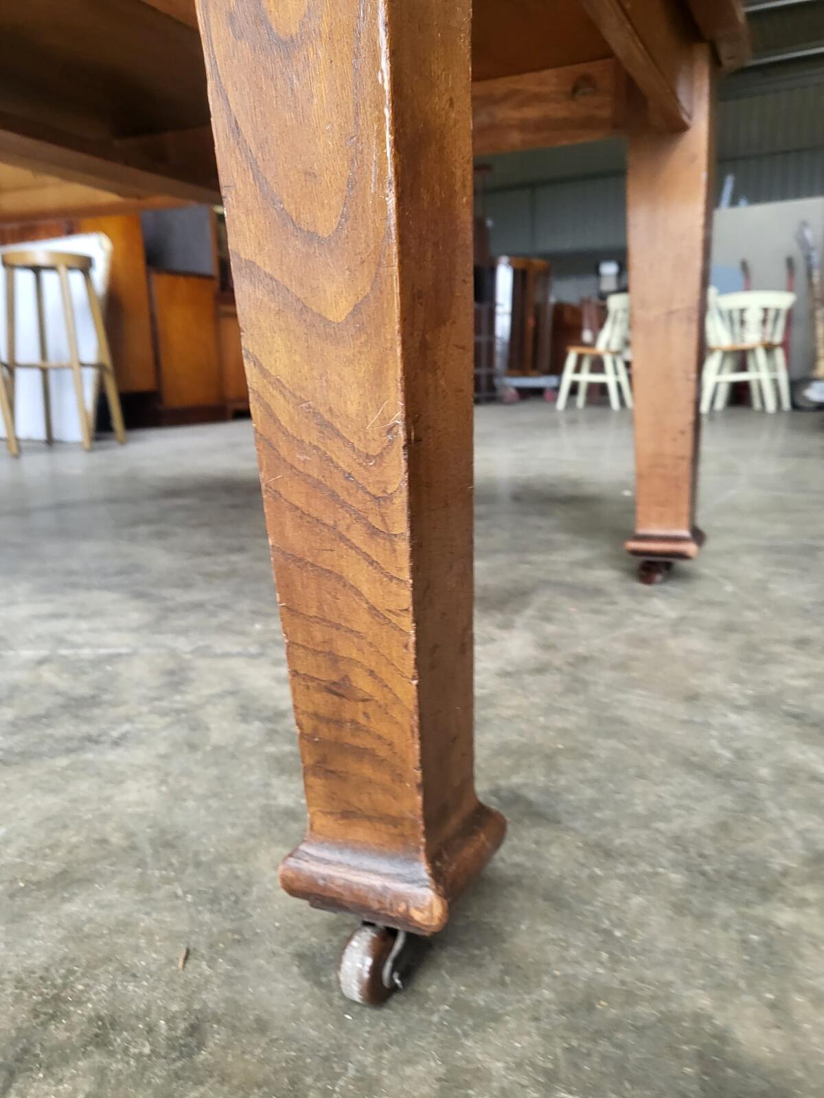 Antique Edwardian oak extending dining table seat 8