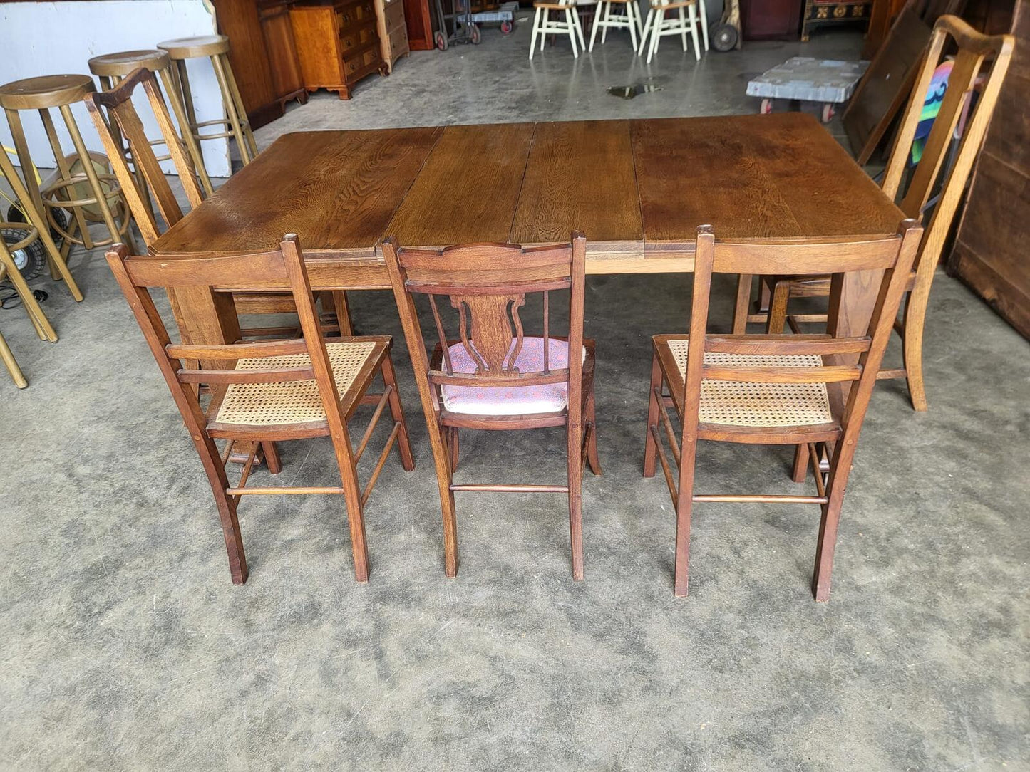 Antique Edwardian oak extending dining table seat 8