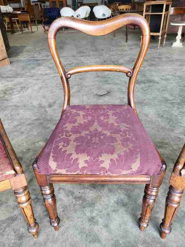 Four mixed Victorian mahogany bar back dining chairs carved legs drop in seats