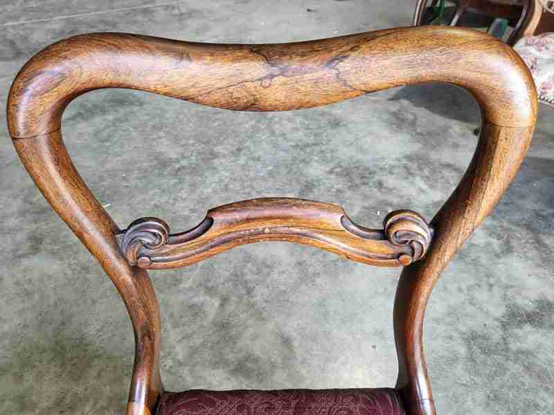 Four mixed Victorian mahogany bar back dining chairs carved legs drop in seats