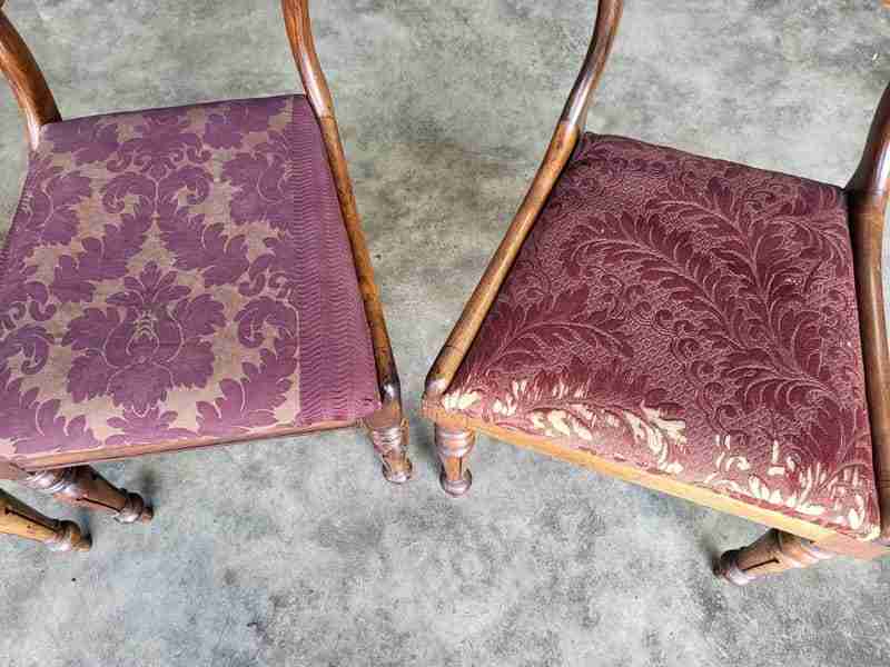Four mixed Victorian mahogany bar back dining chairs carved legs drop in seats