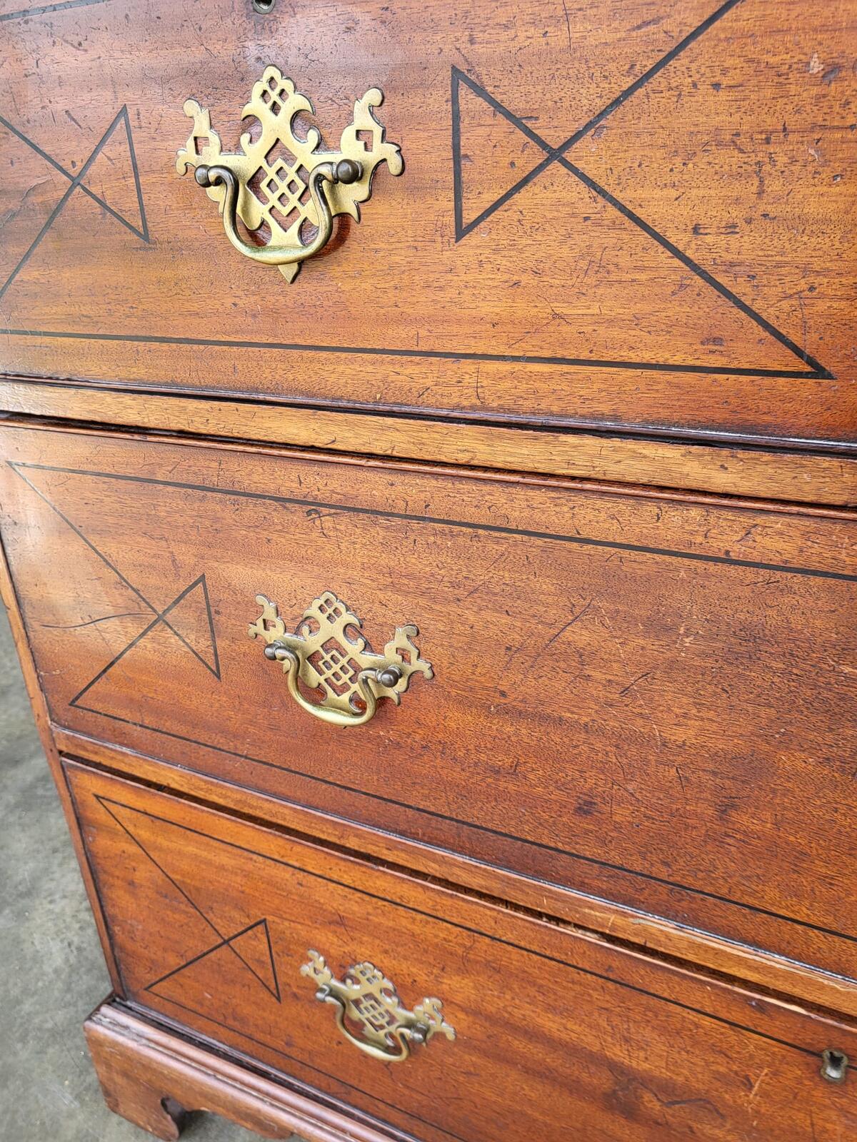 Antique Georgian strung 2 over 2 chest of drawers bracket feet