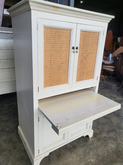 Laura Ashley linen press storage cabinet kitchen cupboard
