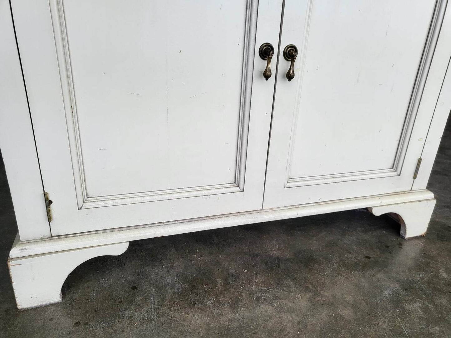 Laura Ashley linen press storage cabinet kitchen cupboard