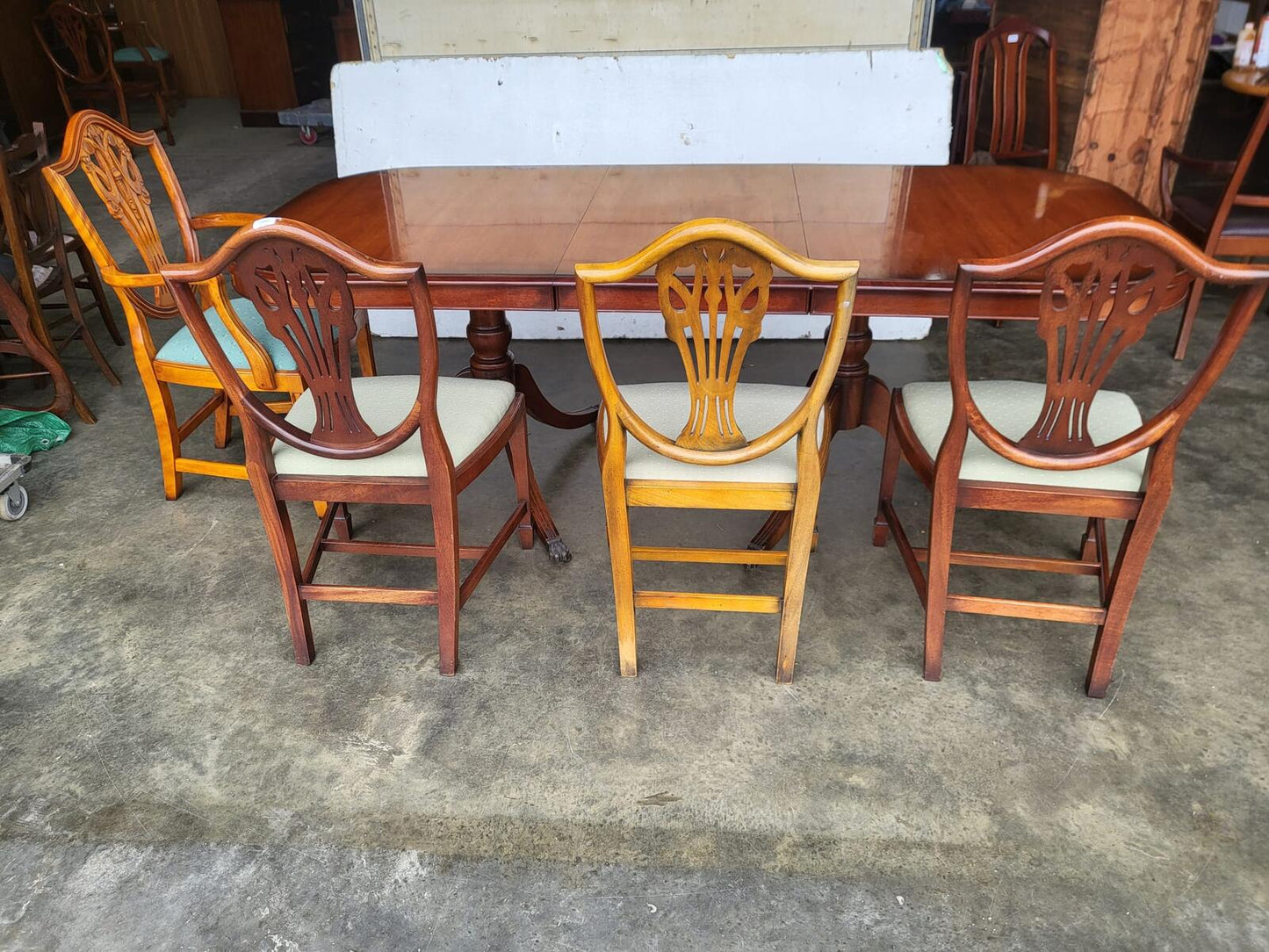 Antique repro mahogany twin pedestal extending dining table seat to 10