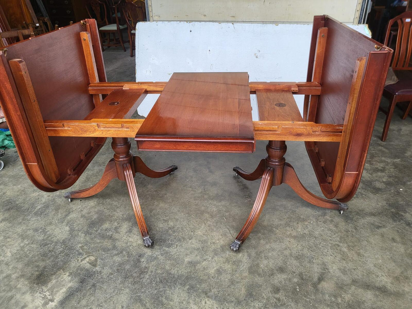 Antique repro mahogany twin pedestal extending dining table seat to 10