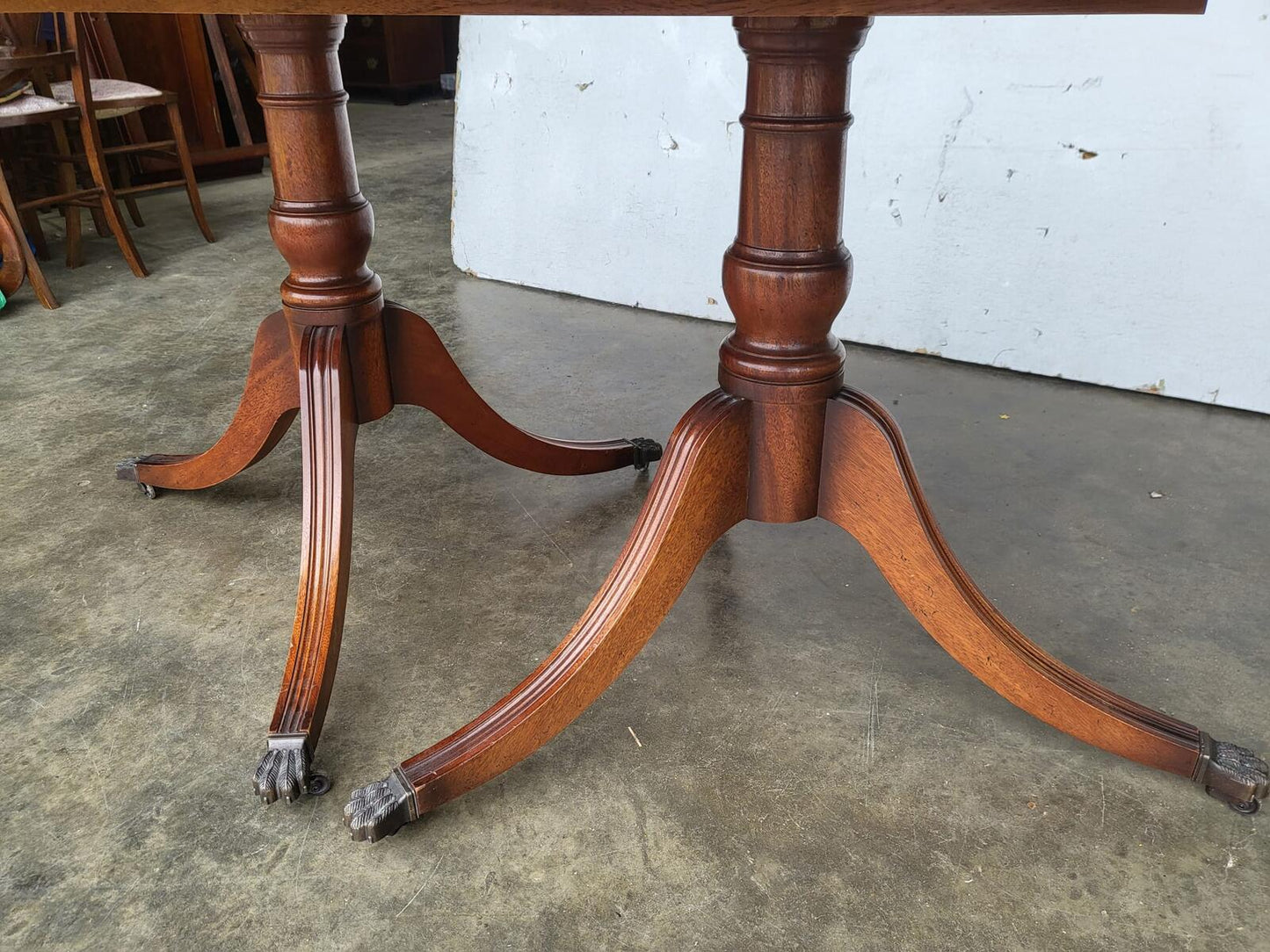 Antique repro mahogany twin pedestal extending dining table seat to 10