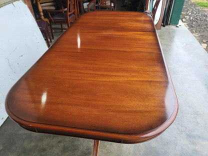 Antique repro mahogany twin pedestal extending dining table seat to 10