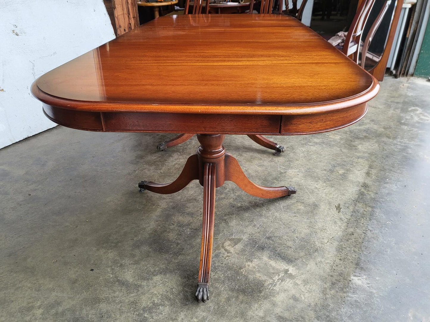 Antique repro mahogany twin pedestal extending dining table seat to 10