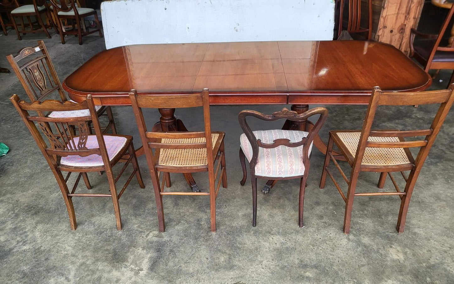 Antique repro mahogany twin pedestal extending dining table seat to 10