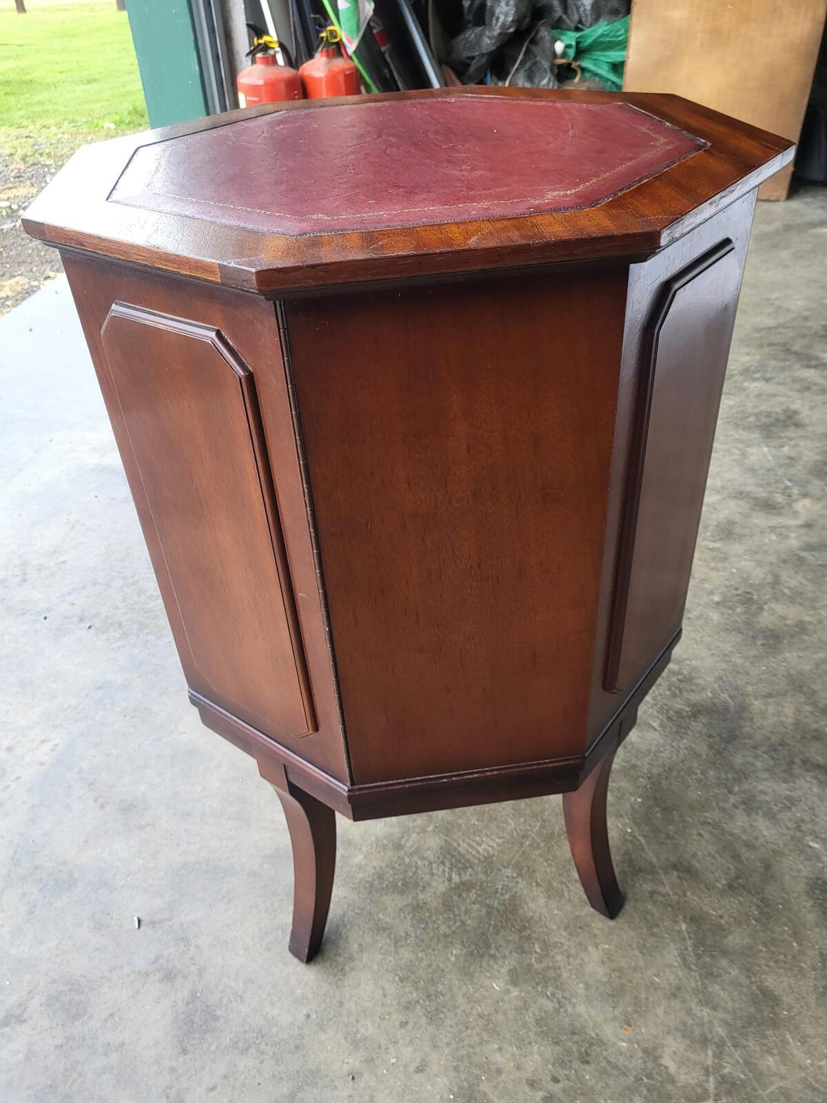 Antique repro octagonal side end lamp table cabinet legs