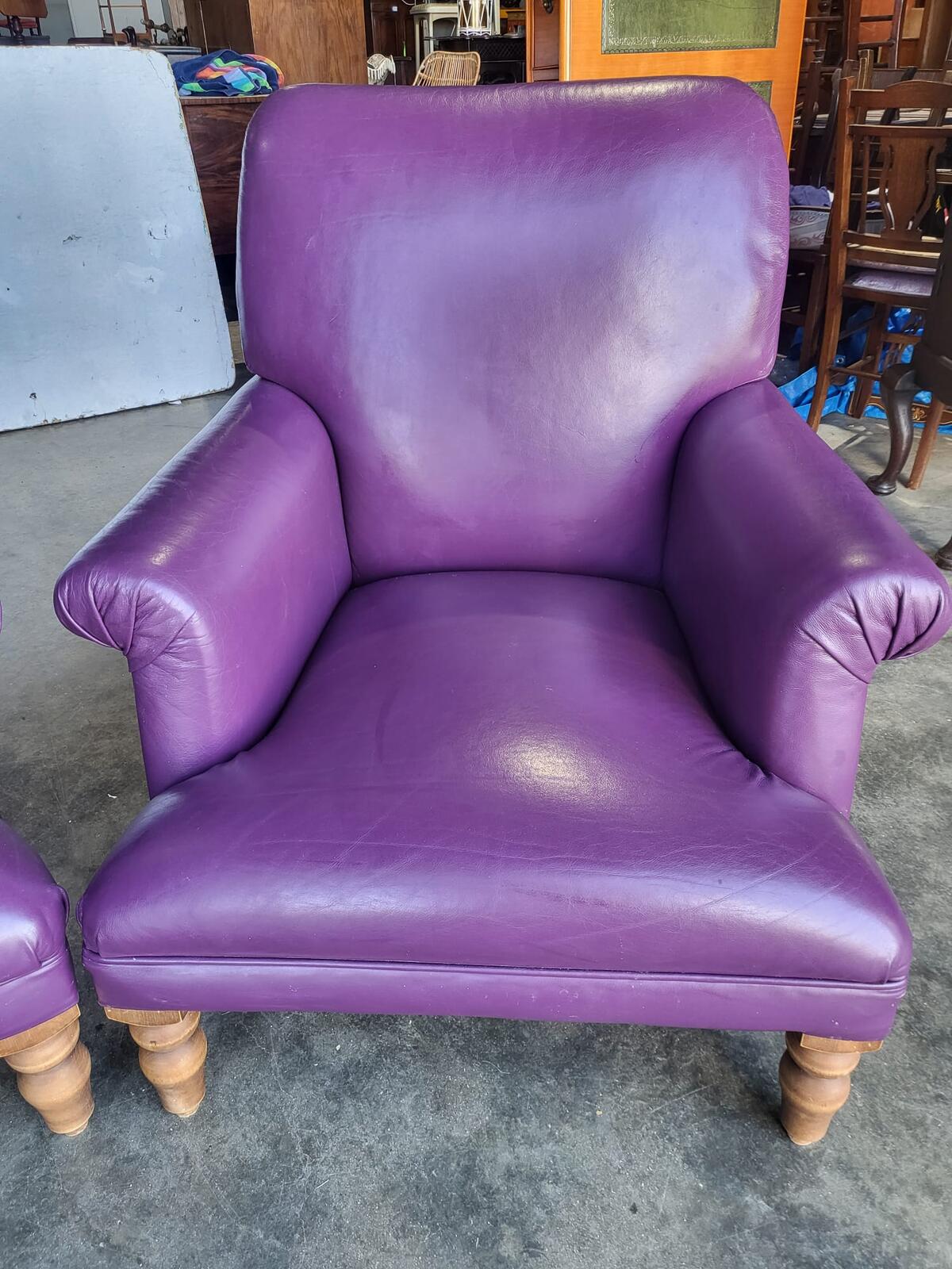 Antique repro leather 2 seat sofa 2 x armchairs wood legs