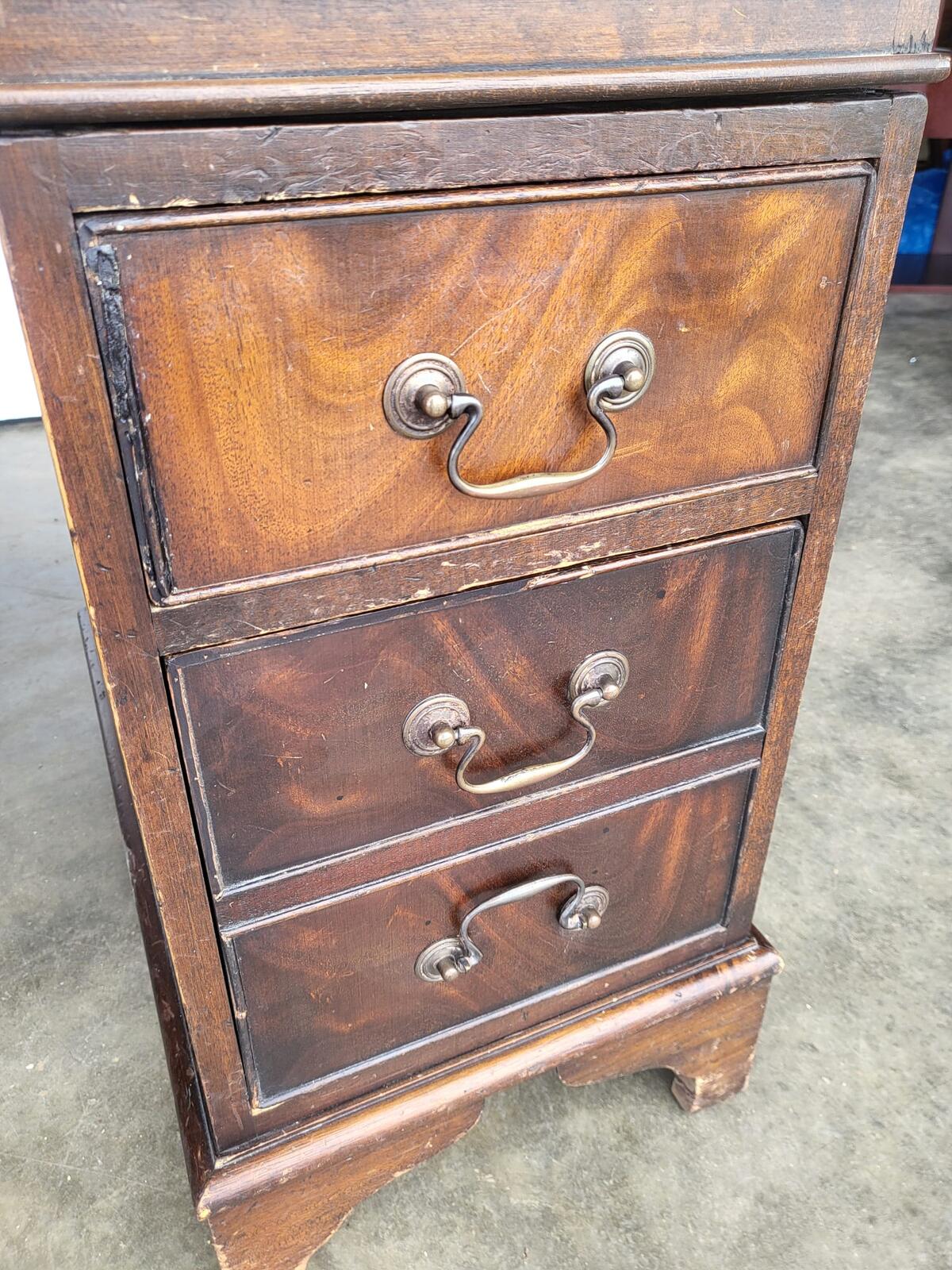 Antique repro small twin pedestal desk leather top 8 drawers