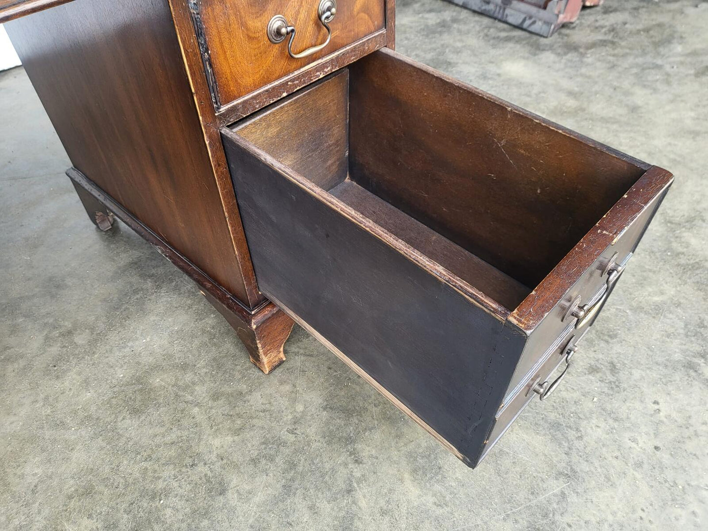 Antique repro small twin pedestal desk leather top 8 drawers
