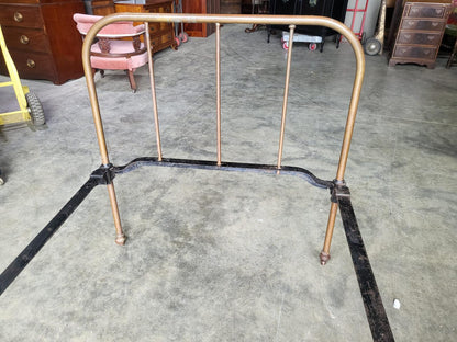 Antique single metal bedframe bed 6'x3' castors