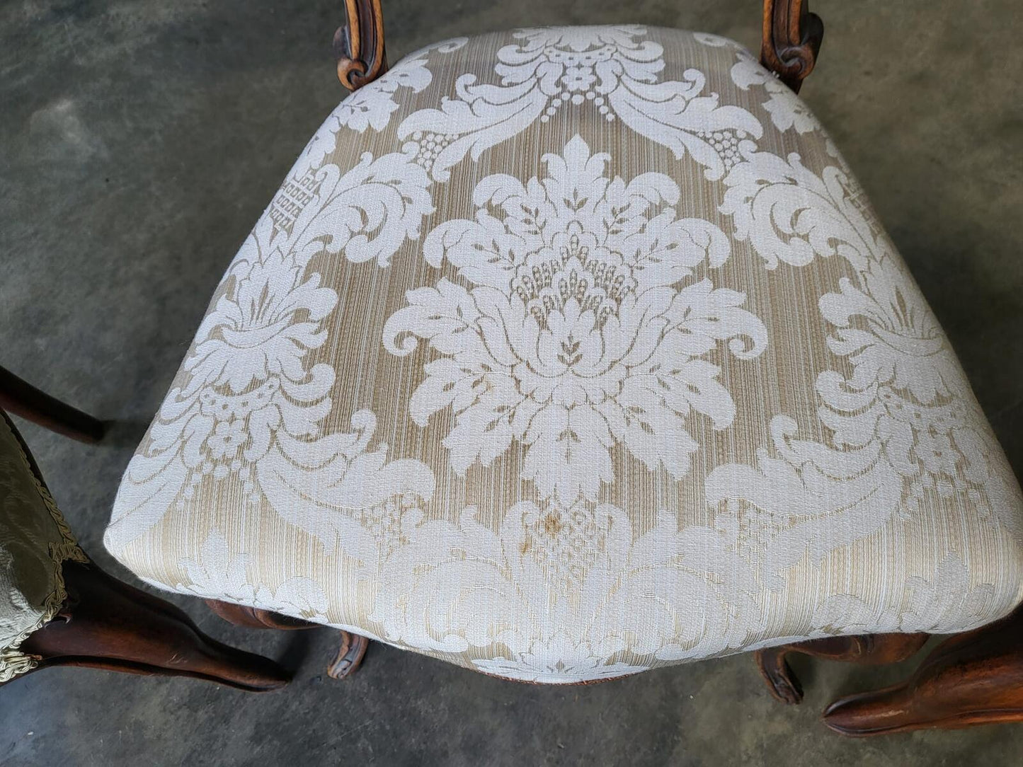 Six mix antique Edwardian balloon back dining chairs cabriole legs