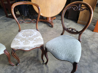 Six mix antique Edwardian balloon back dining chairs cabriole legs