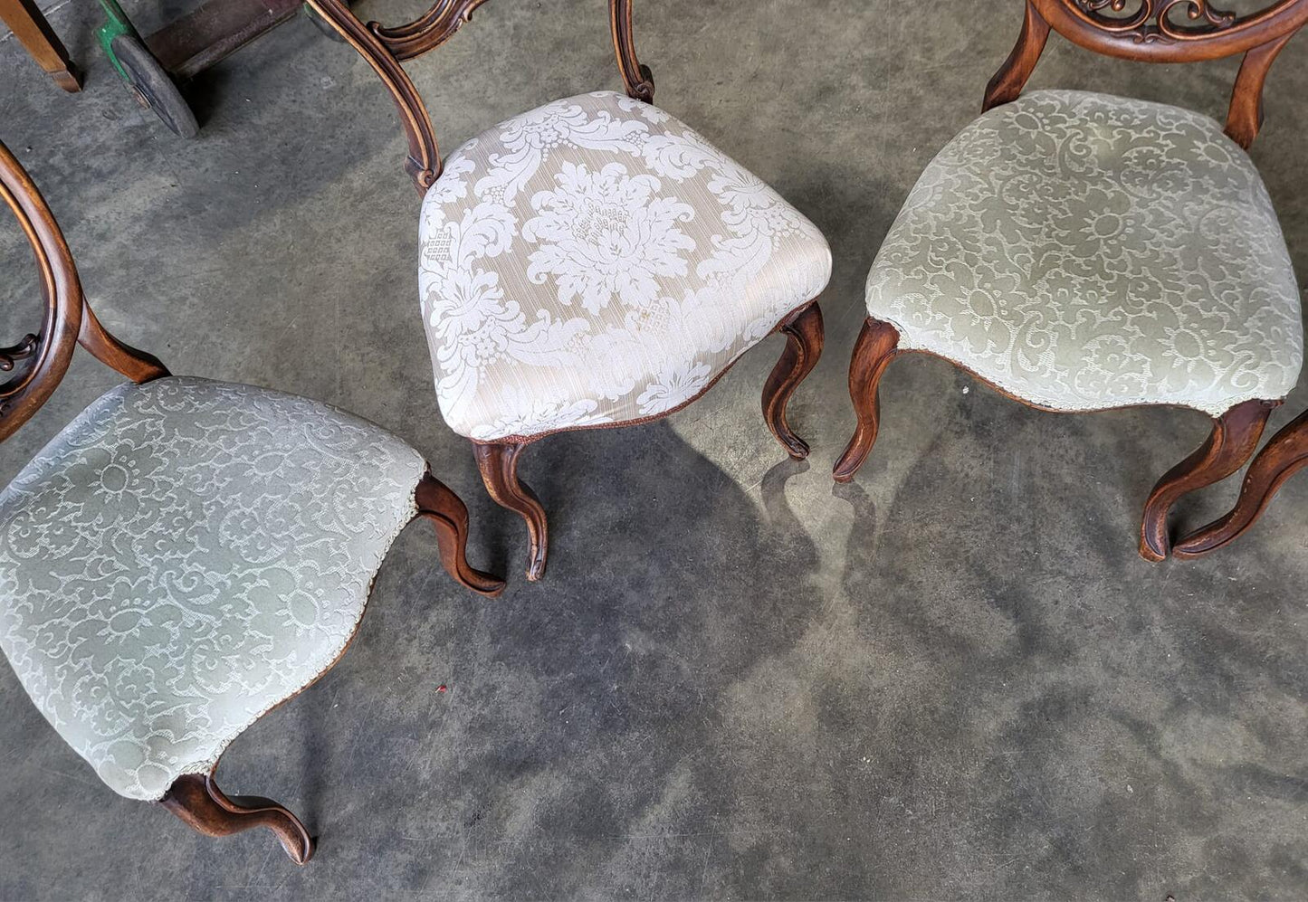 Six mix antique Edwardian balloon back dining chairs cabriole legs