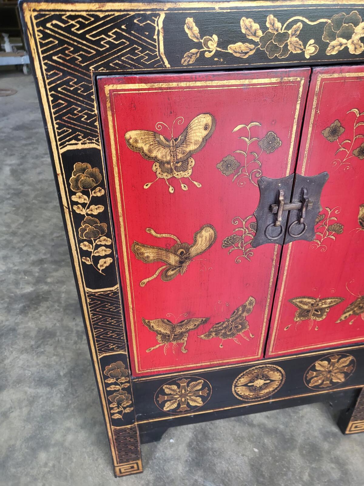 Small Chinese cabinet cupboard side end lamp table
