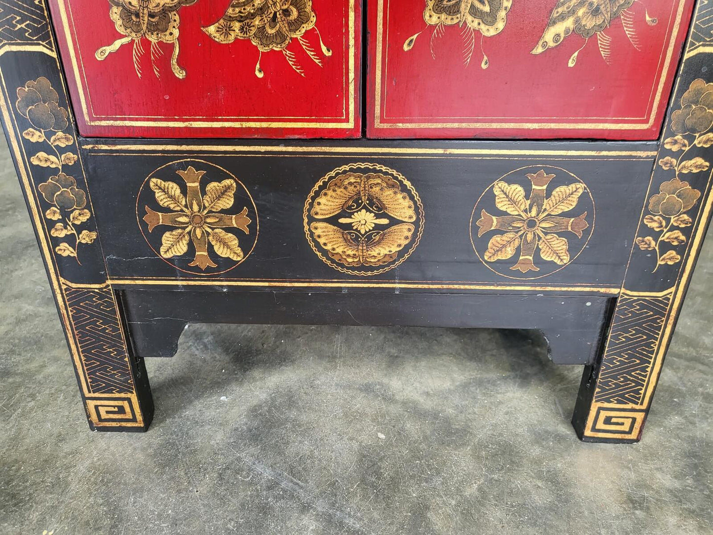 Small Chinese cabinet cupboard side end lamp table