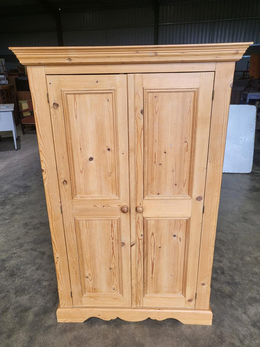 Small pine panelled 2x door wardrobe bedroom