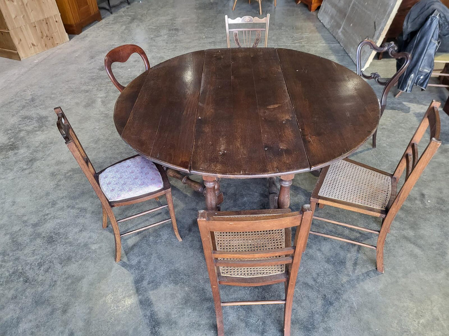Antique solid oak gate leg drop leaf kitchen dining table seat 6