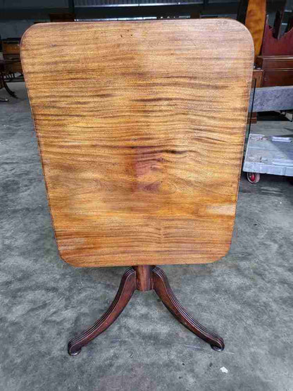 Antique Georgian mahogany elm rectangular tilt top occasional dining table