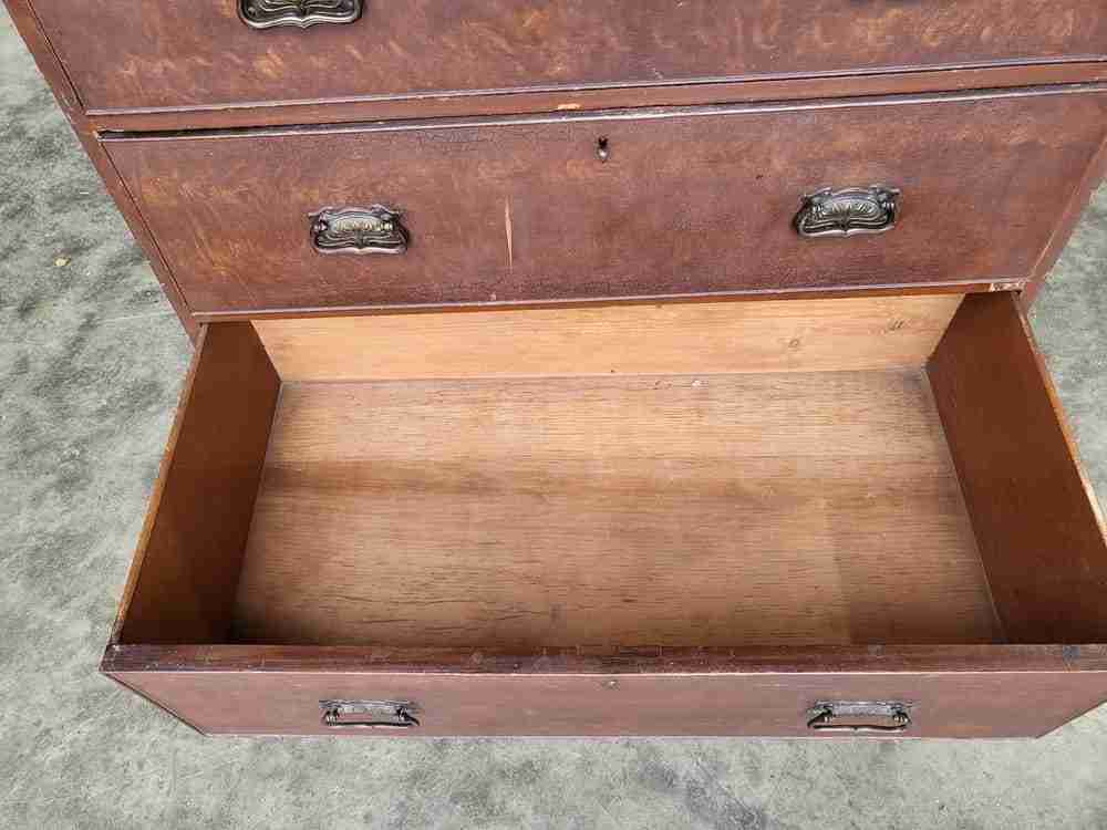 Antique Victorian small chest of drawers bracket feet 3 drawers brass handles