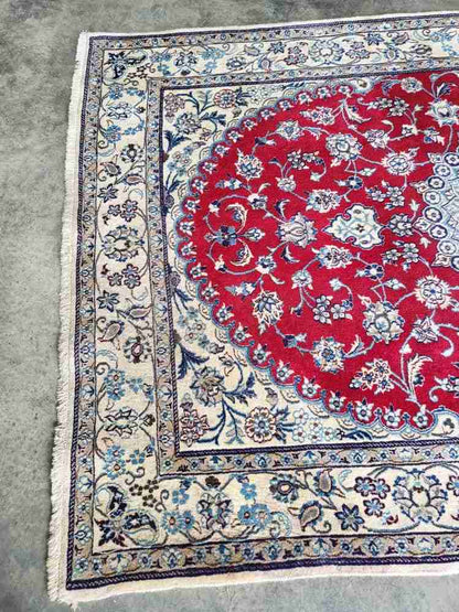Vintage 20thC 100% wool. Thick pile room size carpet rug 9'7" x 6'5" red cream