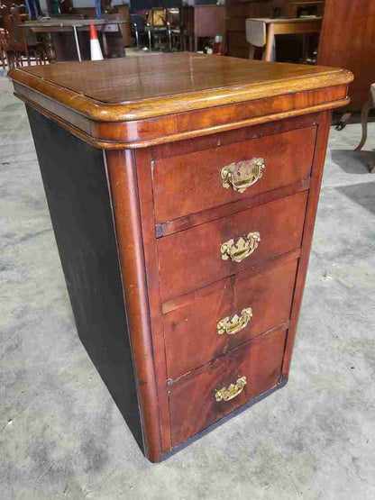 Vintage 20thC slim 4 drawer side end chest of drawers brass handles