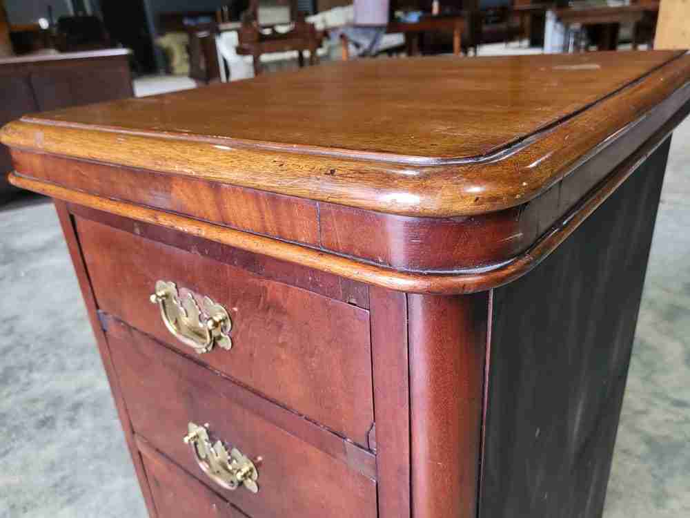Vintage 20thC slim 4 drawer side end chest of drawers brass handles