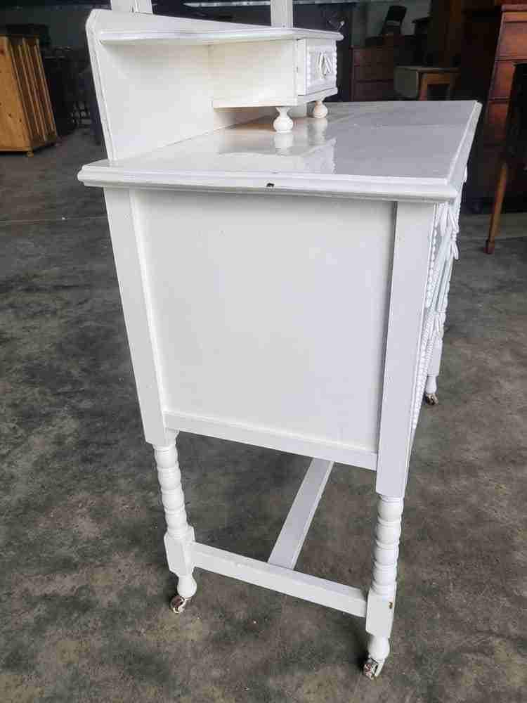 Vintage 20thC white dressing table drawers round Mirror turned legs castors