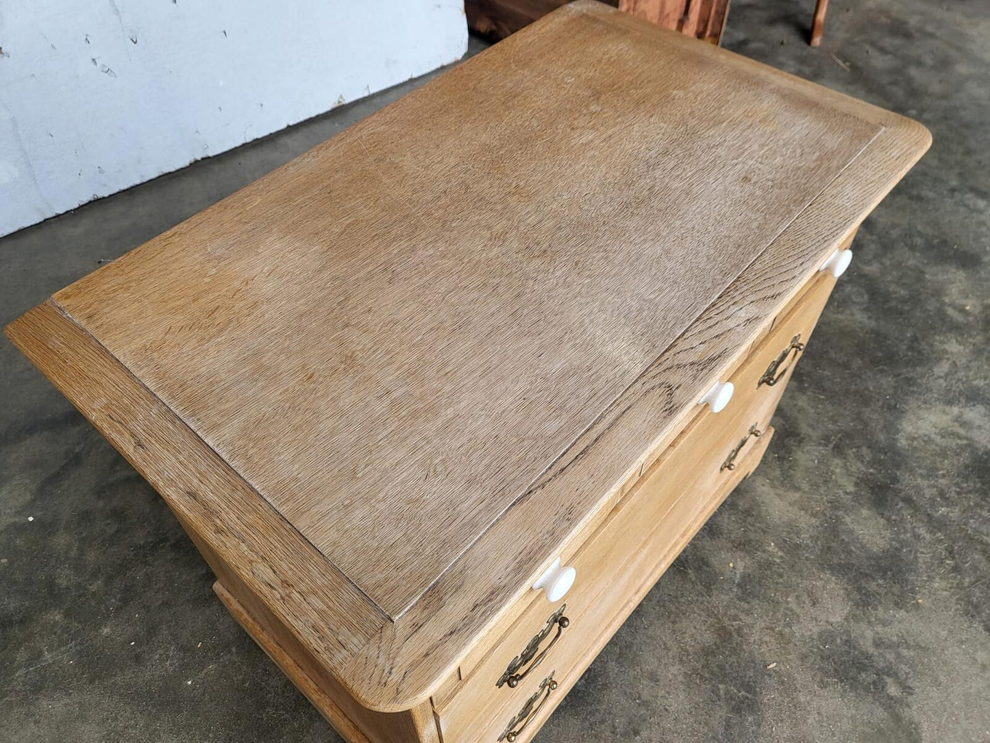 Vintage stag oak 3 over 2 chest of drawers