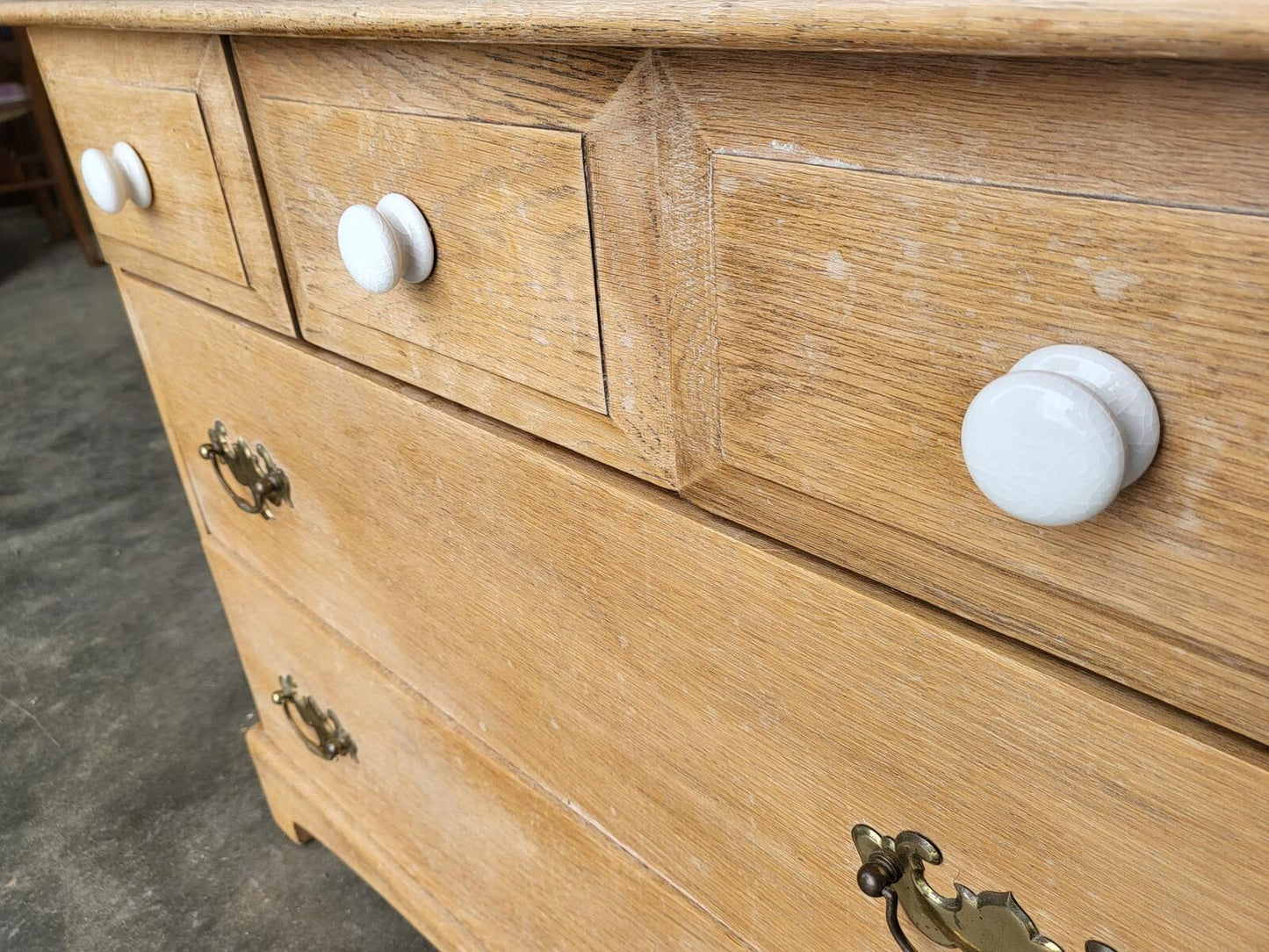 Vintage stag oak 3 over 2 chest of drawers